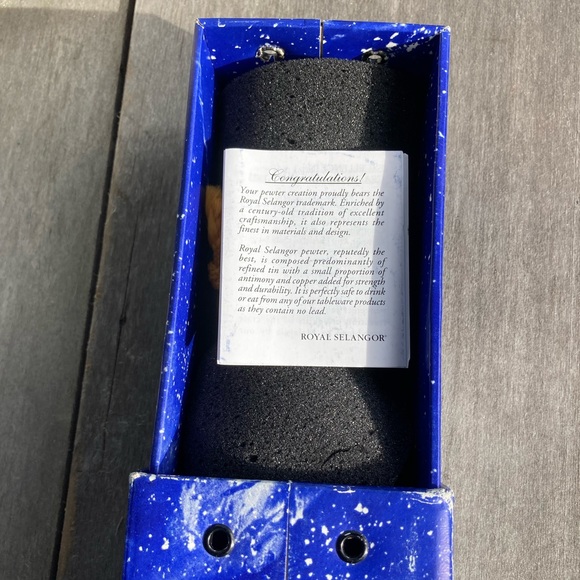 Royal Selangor | Hand Finished Generic Collection Pewter Bud Vase - Picture 9 of 14